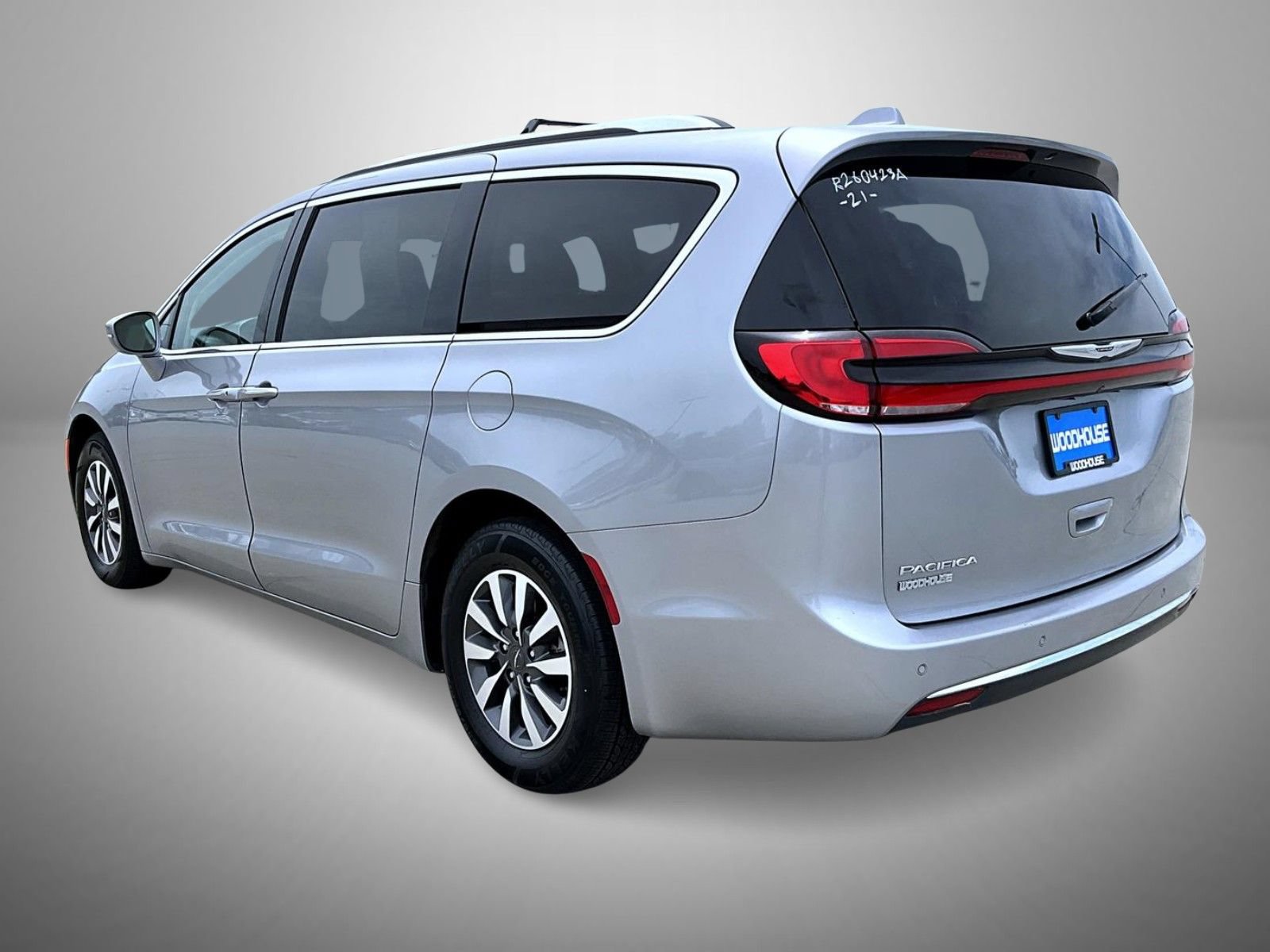 Used 2021 Chrysler Pacifica Touring-L FWD image 7