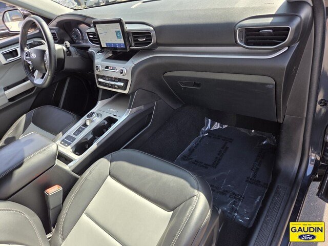 Certified 2023 Ford Explorer XLT w/ Equipment Group 202A RWD image 18