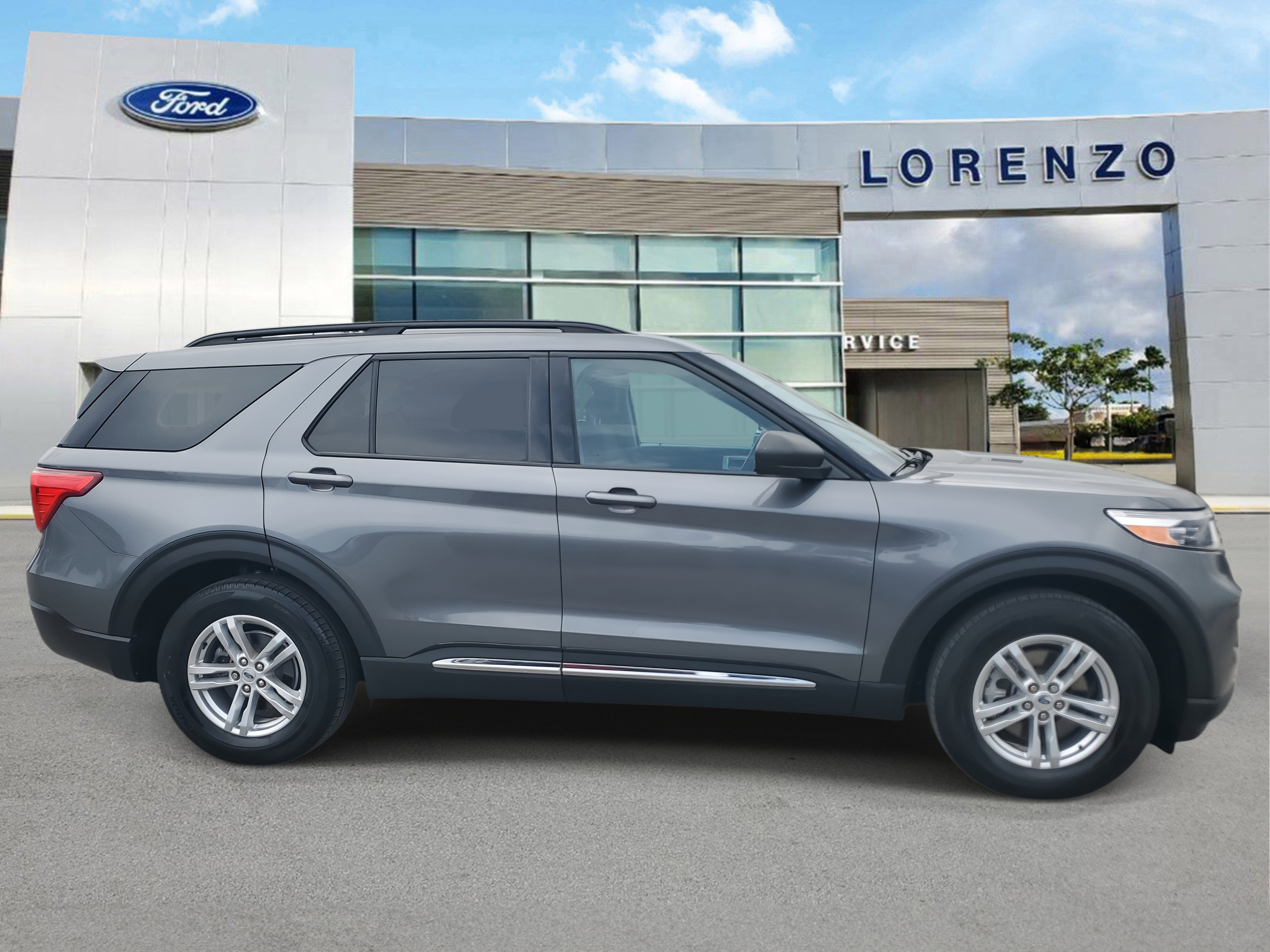 Certified 2023 Ford Explorer XLT image 4
