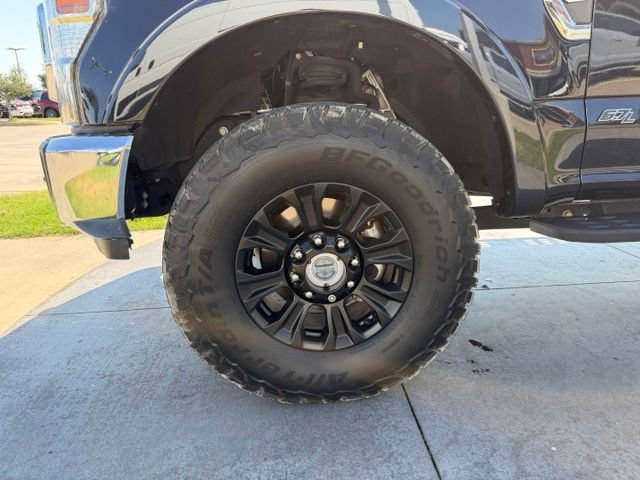 Certified 2022 Ford F250 Lariat w/ Tremor Off-Road Package AWD/4WD image 4