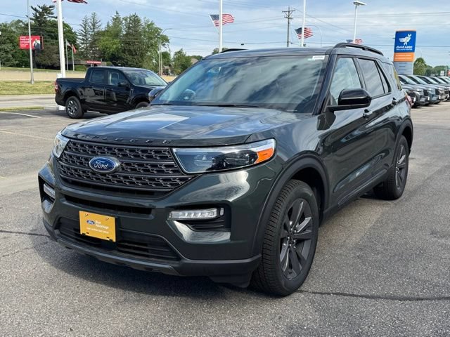 Certified 2023 Ford Explorer XLT w/ Equipment Group 202A AWD/4WD image 32