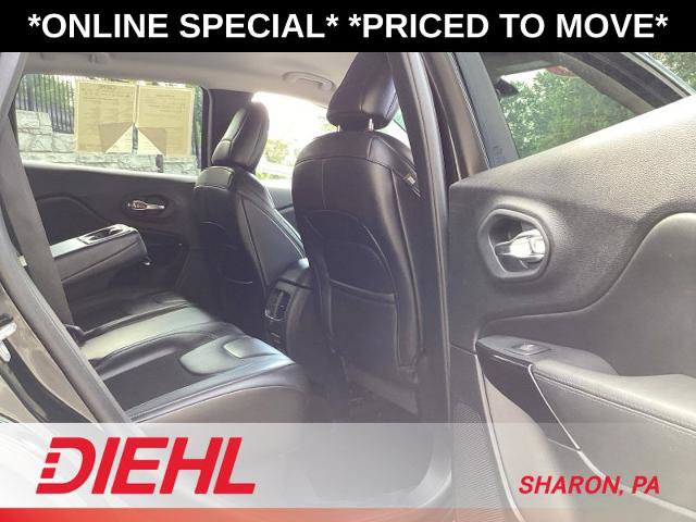 Used 2020 Jeep Cherokee Latitude Plus AWD/4WD image 13