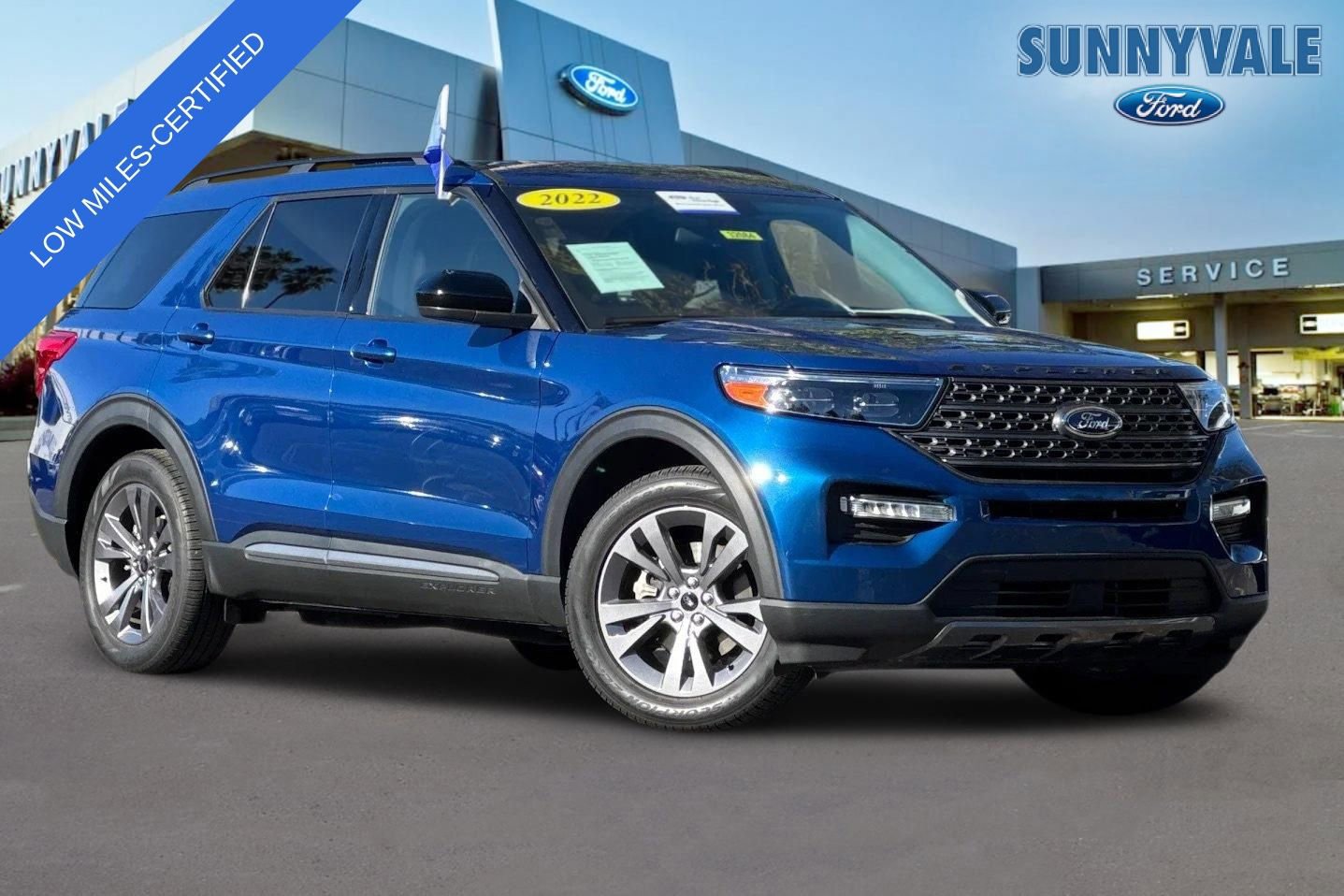 Certified 2022 Ford Explorer XLT w/ Equipment Group 202A RWD image 1