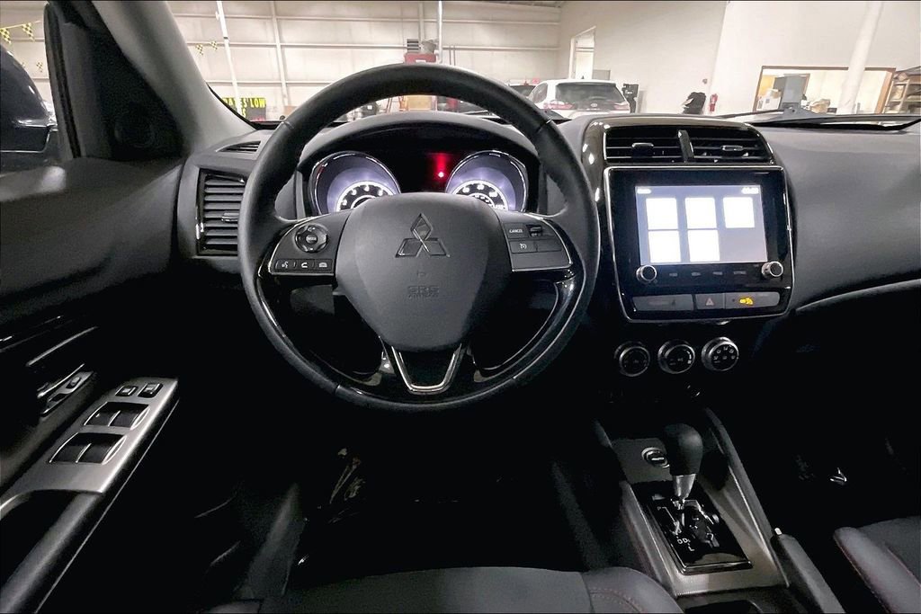Used 2025 Mitsubishi Outlander Sport SE image 7