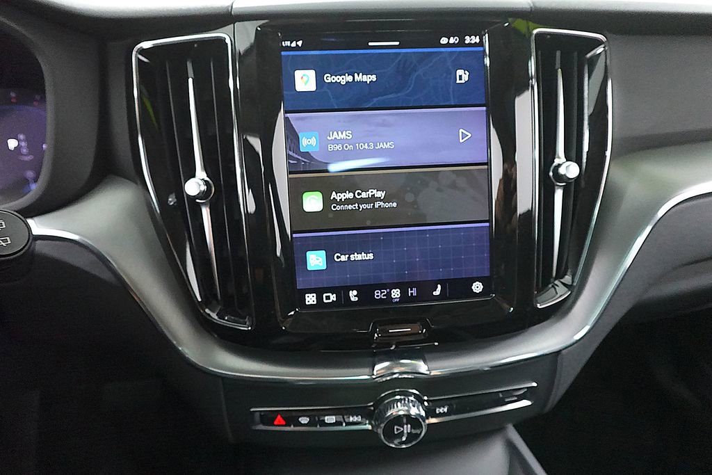 Used 2023 Volvo XC60 B5 Core image 17