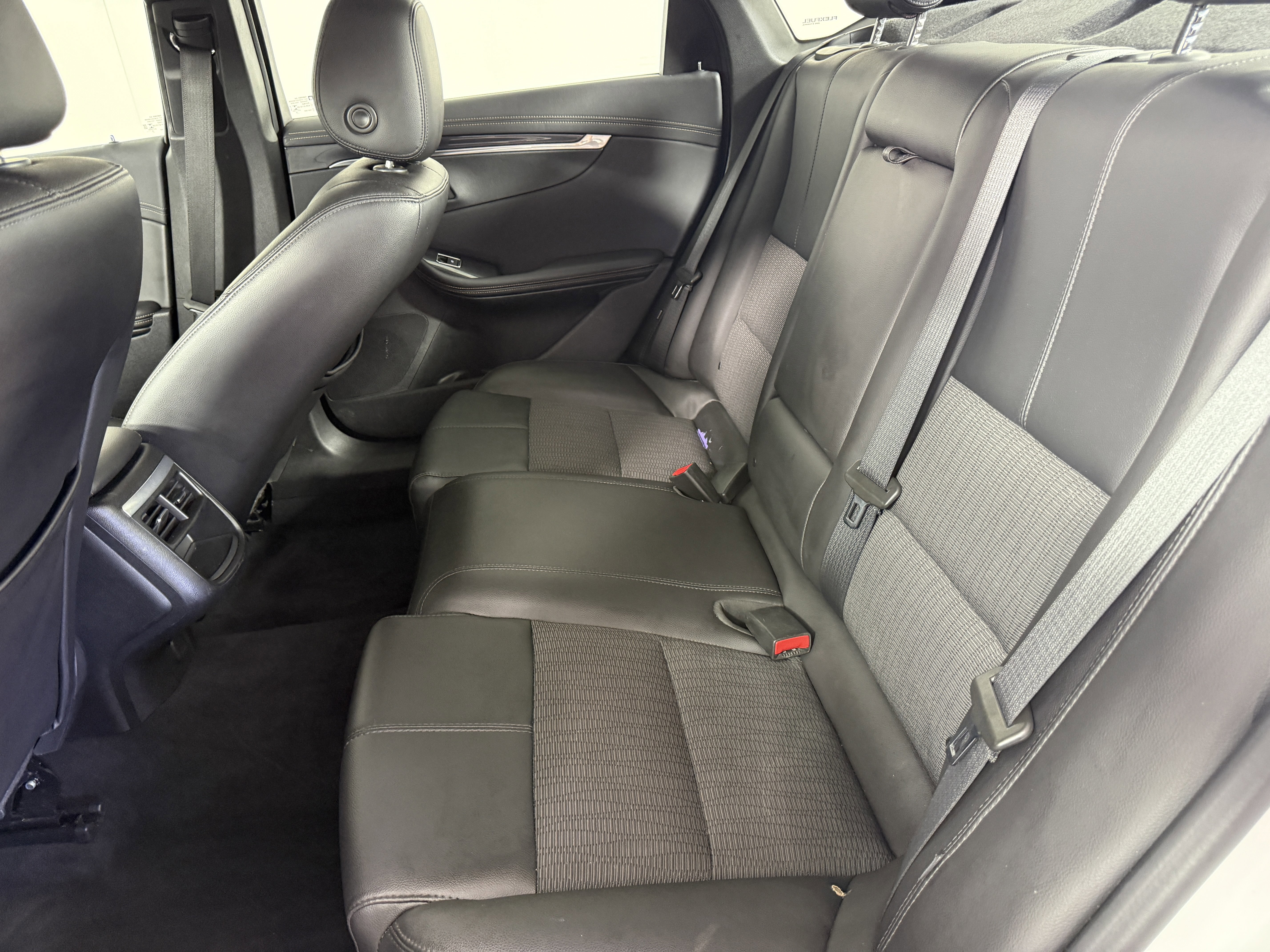 Used 2019 Chevrolet Impala LT image 14