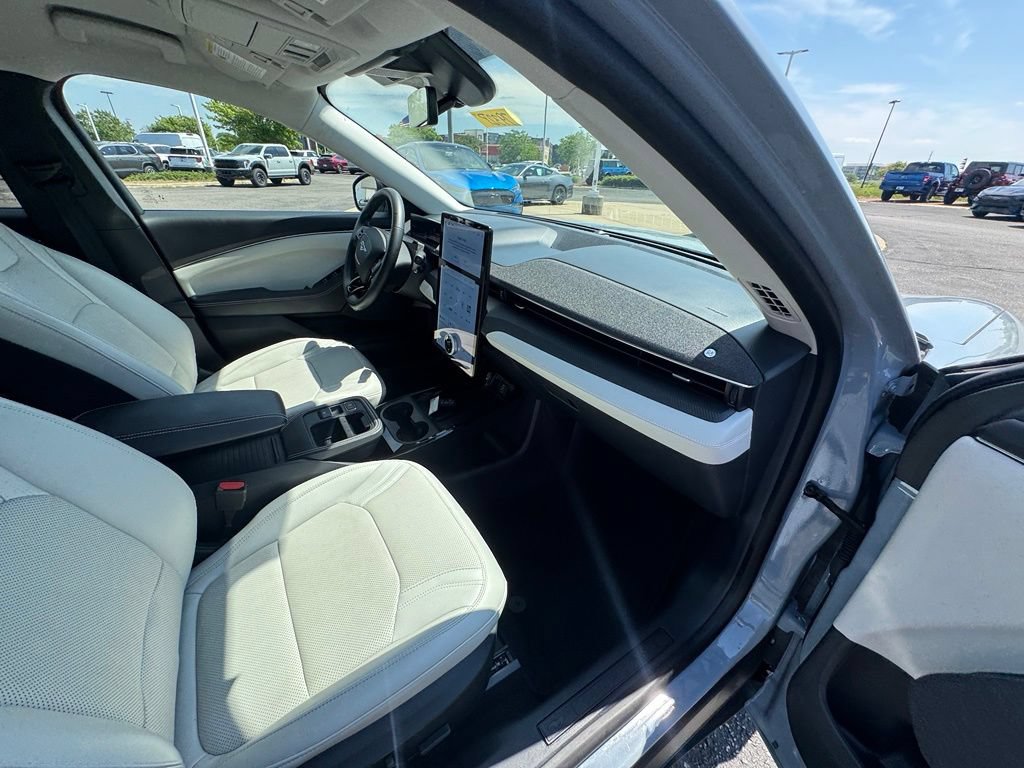 Certified 2025 Ford Mustang Mach-E Premium AWD/4WD image 19