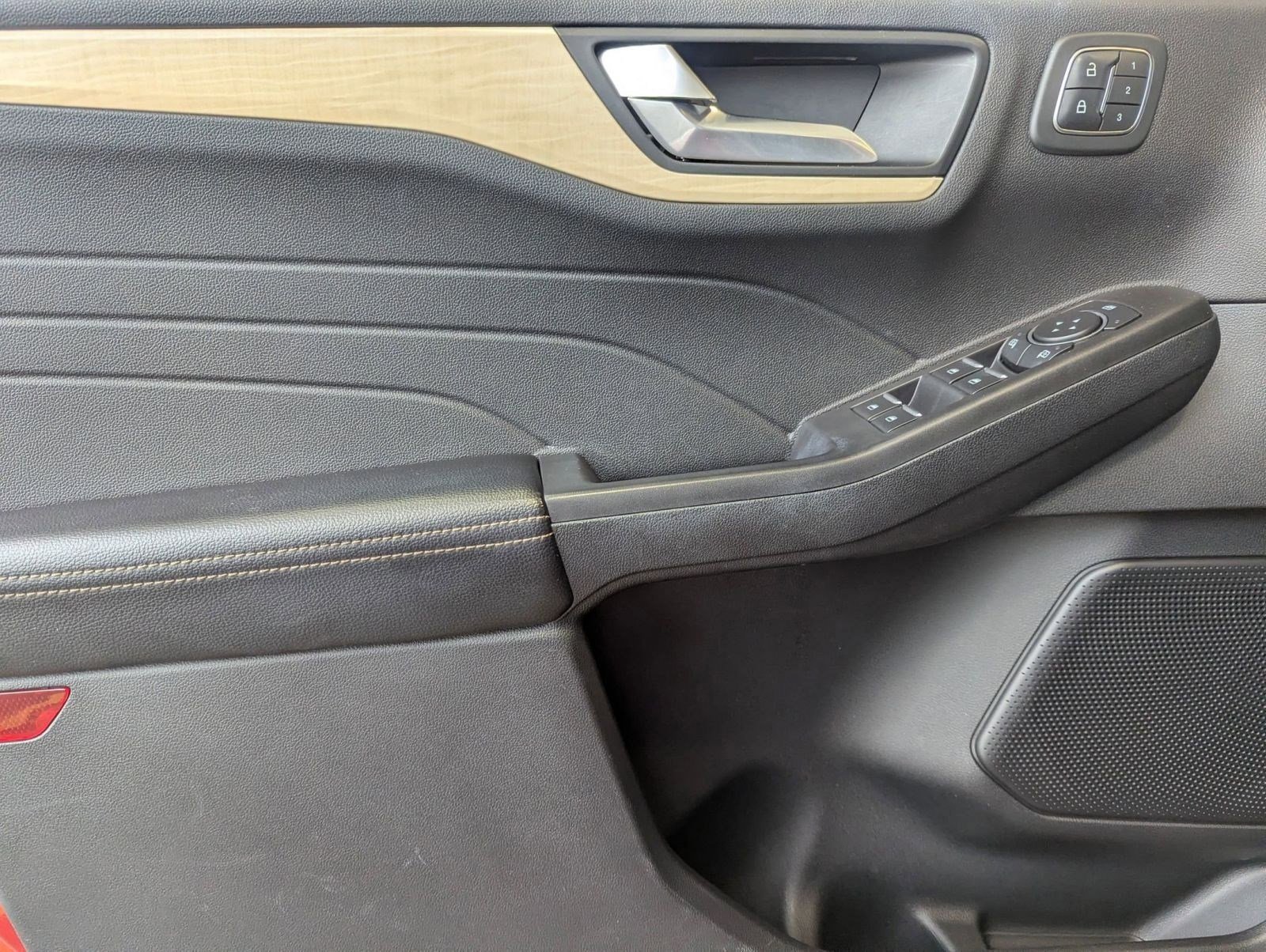 Certified 2021 Ford Escape Titanium w/ Titanium Elite Package image 13