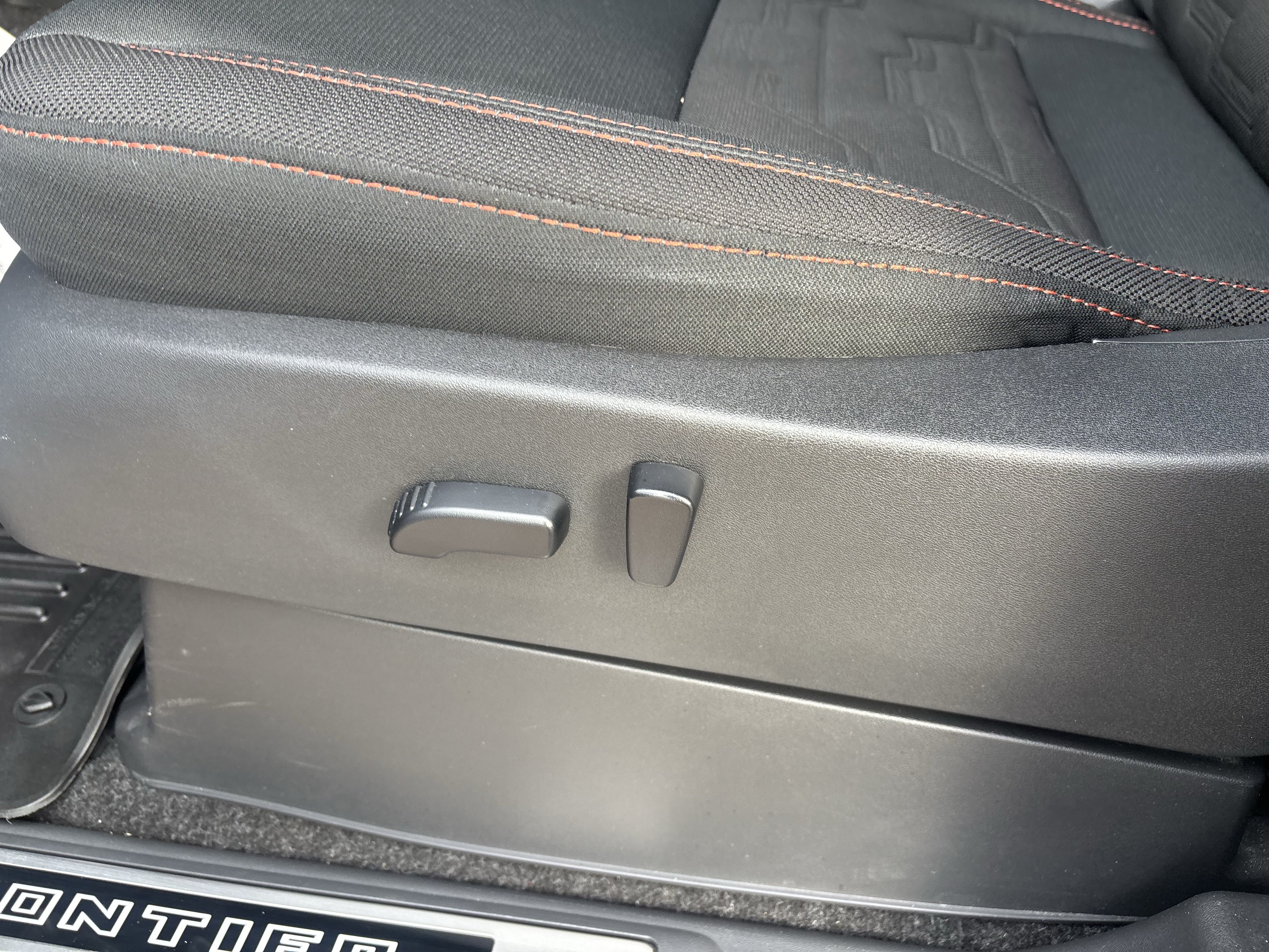 Used 2022 Nissan Frontier Pro-X RWD image 13