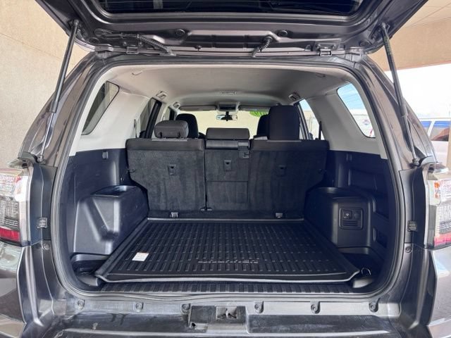 Used 2019 Toyota 4Runner SR5 AWD/4WD image 23