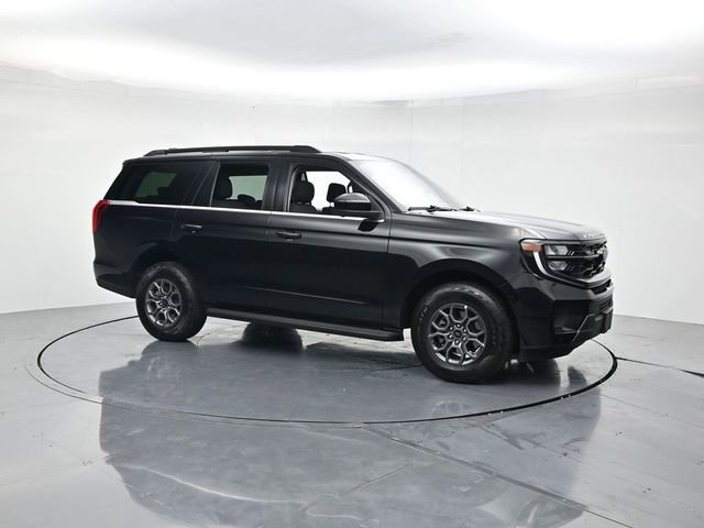 Certified 2025 Ford Expedition Active image 3