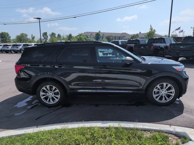 Certified 2023 Ford Explorer XLT w/ Equipment Group 202A AWD/4WD image 6