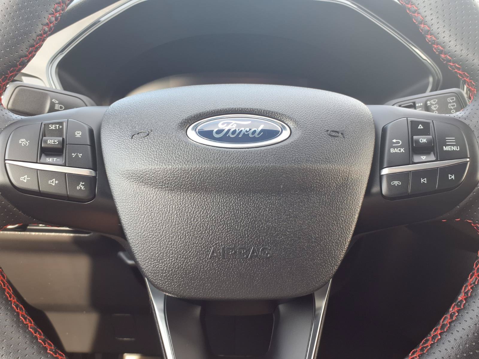 Certified 2024 Ford Escape ST-Line w/ Tech Pack #1 AWD/4WD image 16