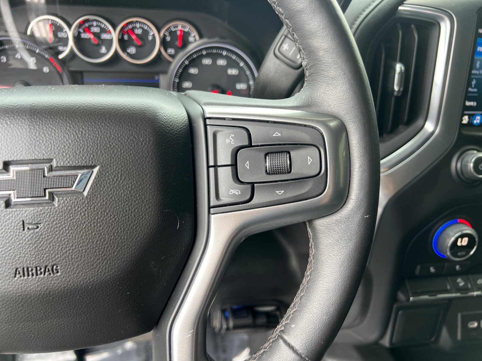 Used 2022 Chevrolet Silverado 1500 LT Trail Boss AWD/4WD image 16