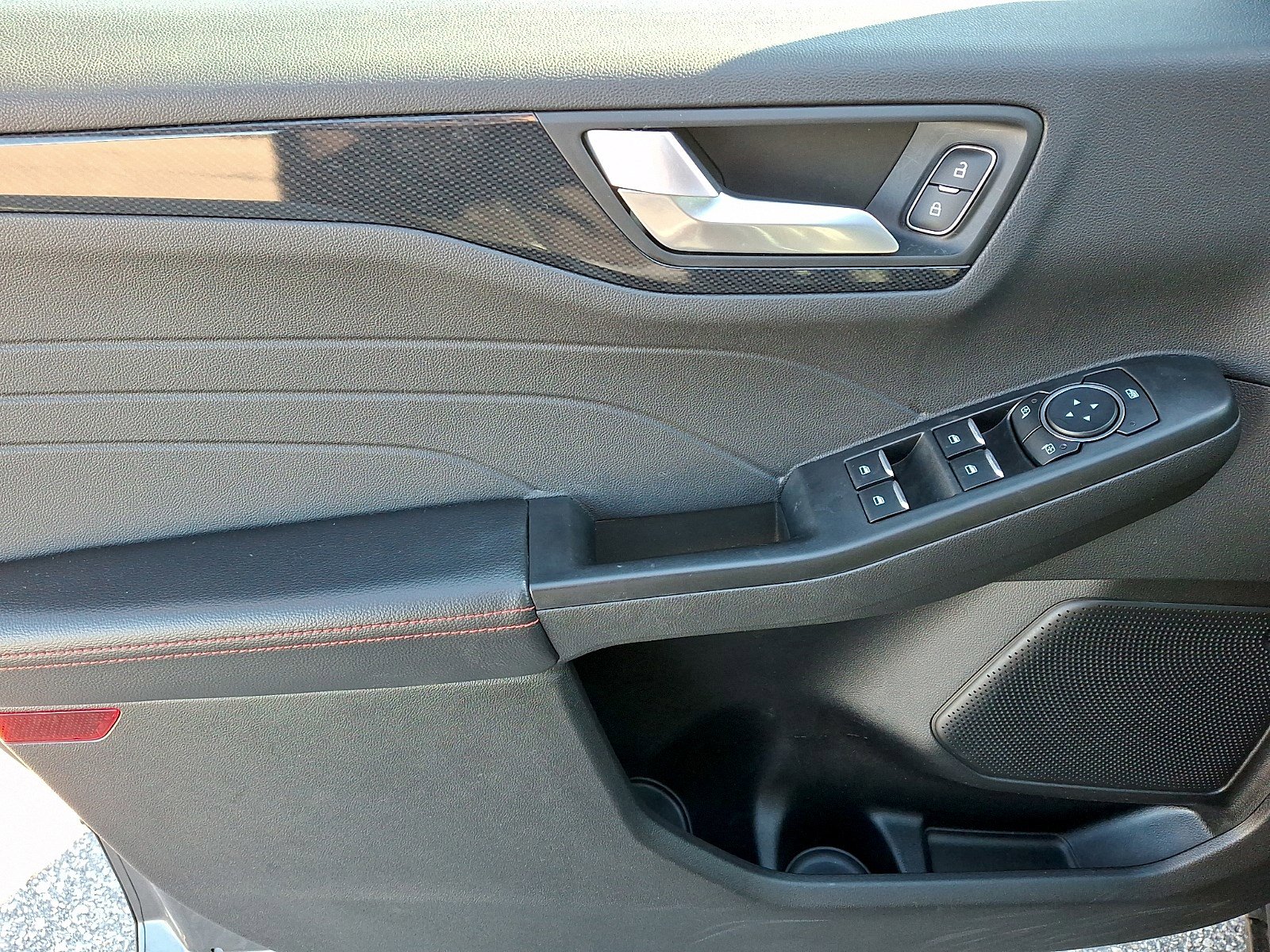 Certified 2025 Ford Escape ST-Line image 11