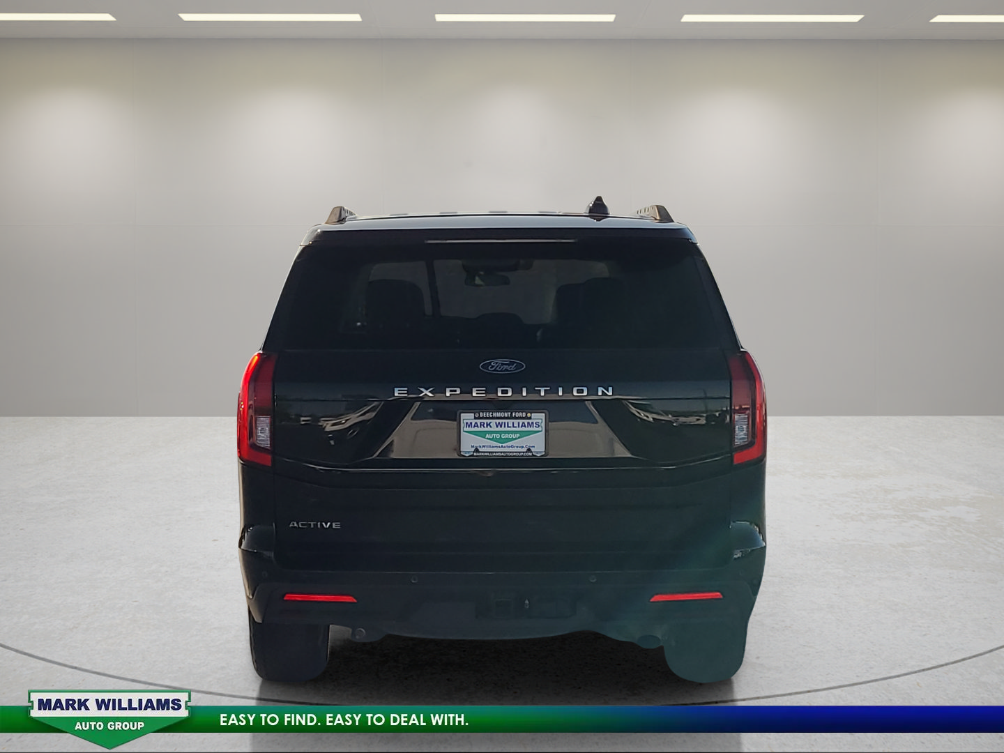 Certified 2025 Ford Expedition Active AWD/4WD image 5