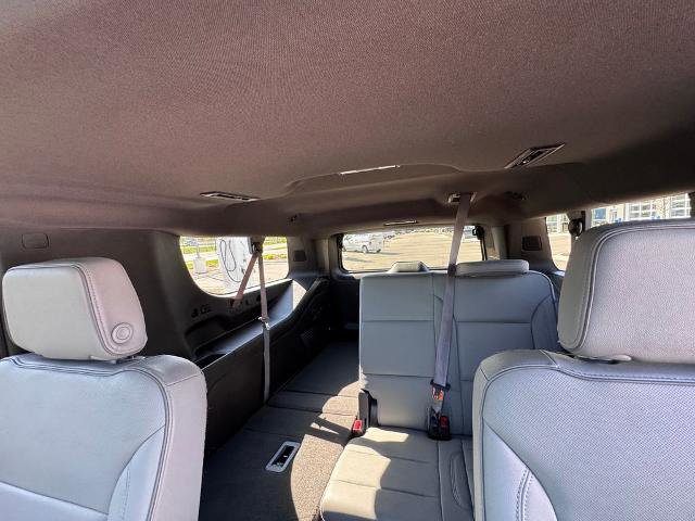 Used 2021 GMC Yukon XL SLT w/ SLT Premium Package AWD/4WD image 32