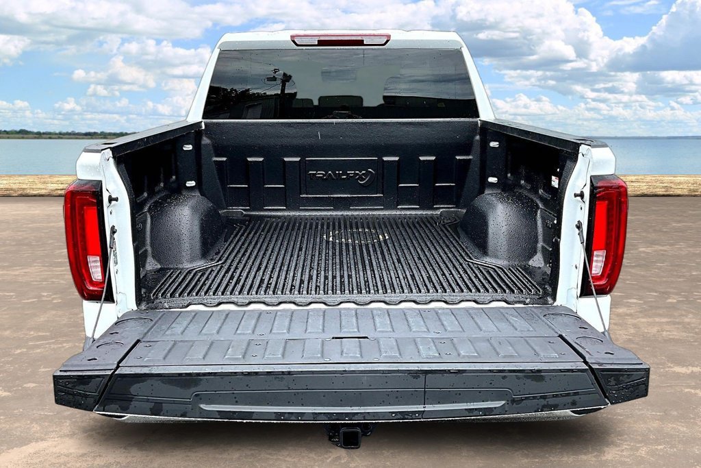 Used 2026 GMC Sierra 1500 SLT AWD/4WD image 9