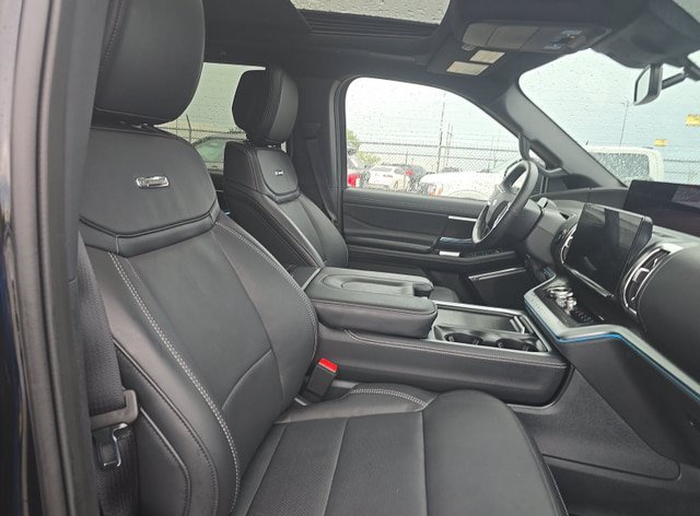 Certified 2026 Ford Expedition Max Platinum w/ Stealth Performance Package AWD/4WD image 10