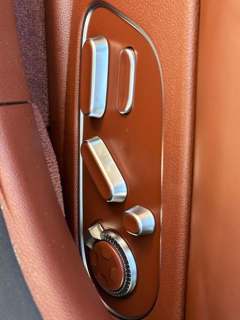 Used 2023 Genesis G90 3.5T image 36