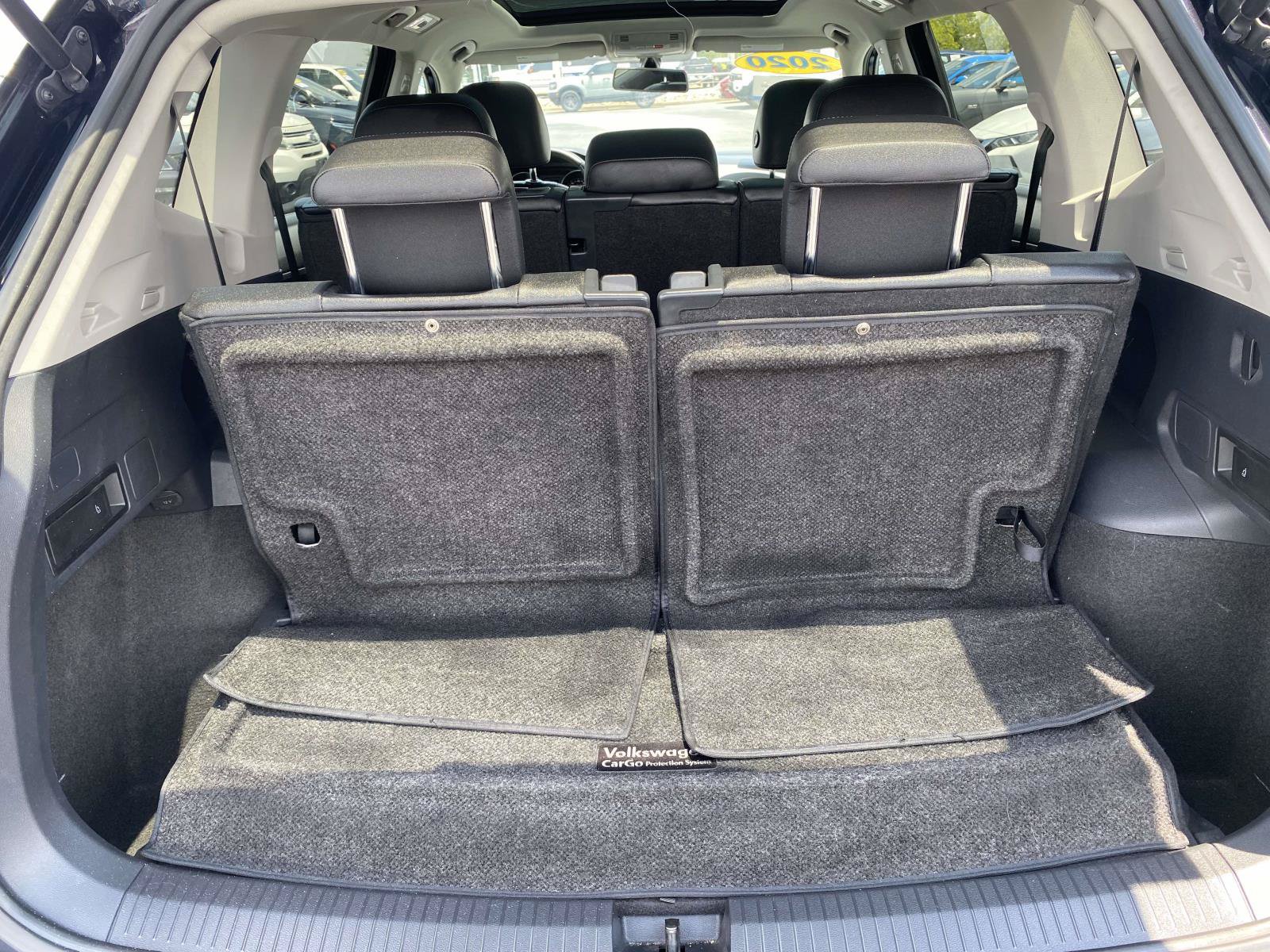 Used 2020 Volkswagen Tiguan SE FWD image 10