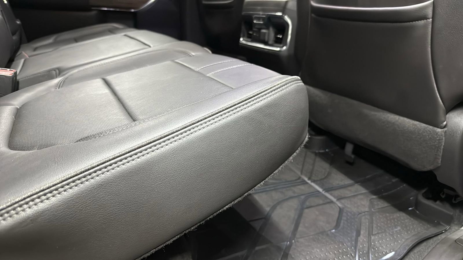 Used 2021 Chevrolet Silverado 1500 High Country w/ Technology Package image 27