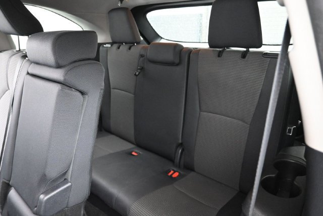 Used 2025 Toyota Highlander LE FWD image 24
