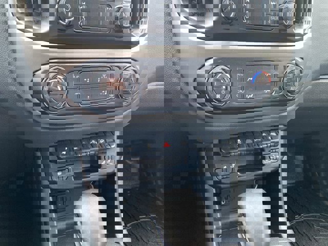 Used 2022 Chevrolet Colorado Z71 image 17