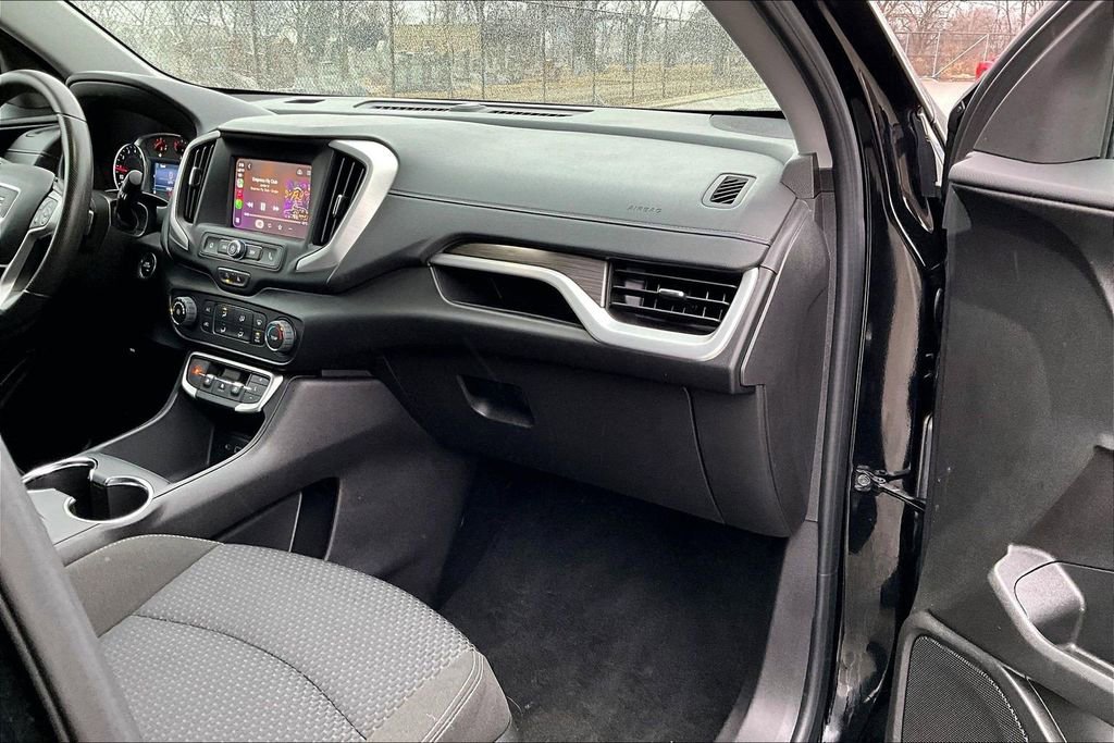 Used 2024 GMC Terrain SLE image 15