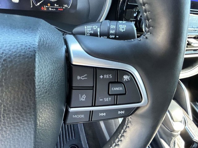 Used 2023 Toyota Highlander Platinum FWD image 32