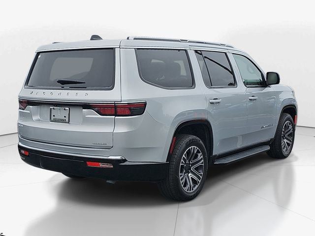 Used 2024 Jeep Wagoneer Series II w/ Flexible Seating Group RWD image 4