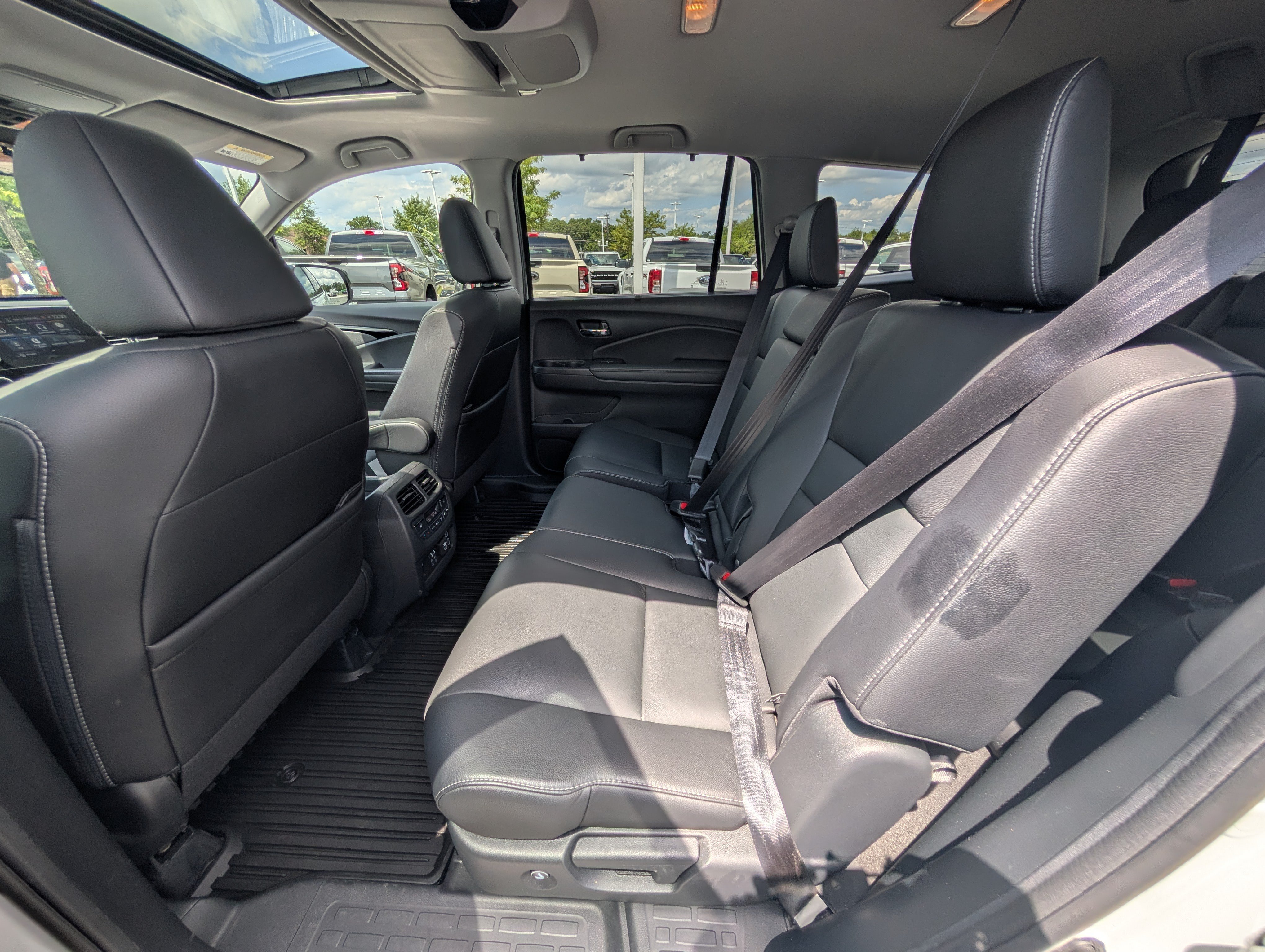 Used 2021 Honda Pilot Touring image 16