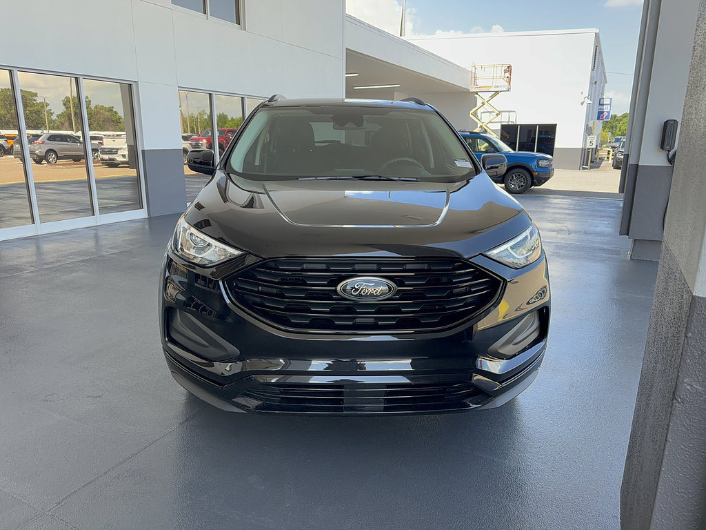 Certified 2024 Ford Edge SE w/ Black Appearance Package AWD/4WD image 3