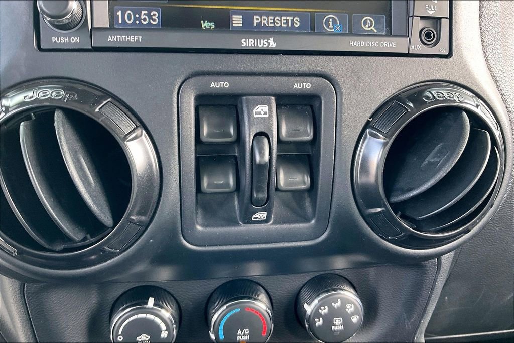Used 2017 Jeep Wrangler Unlimited Sahara AWD/4WD image 37