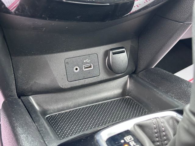 Used 2022 Nissan Rogue Sport SV FWD image 14
