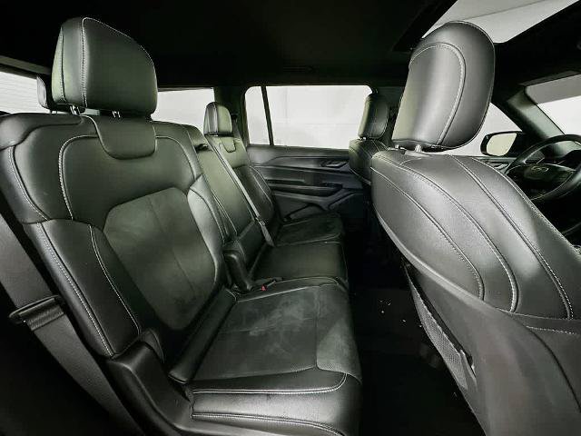 Used 2024 Jeep Grand Cherokee L Altitude RWD image 32