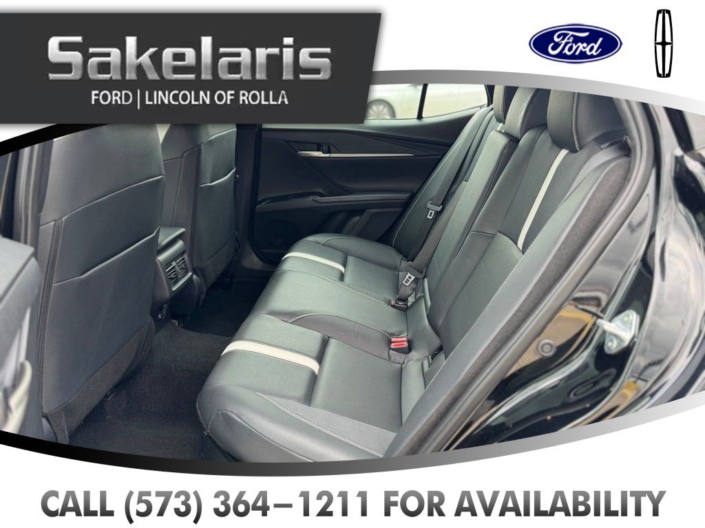 Used 2025 Toyota Camry SE FWD image 32