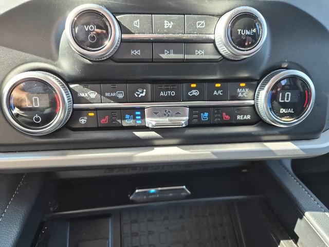 Certified 2024 Ford Expedition XLT AWD/4WD image 17