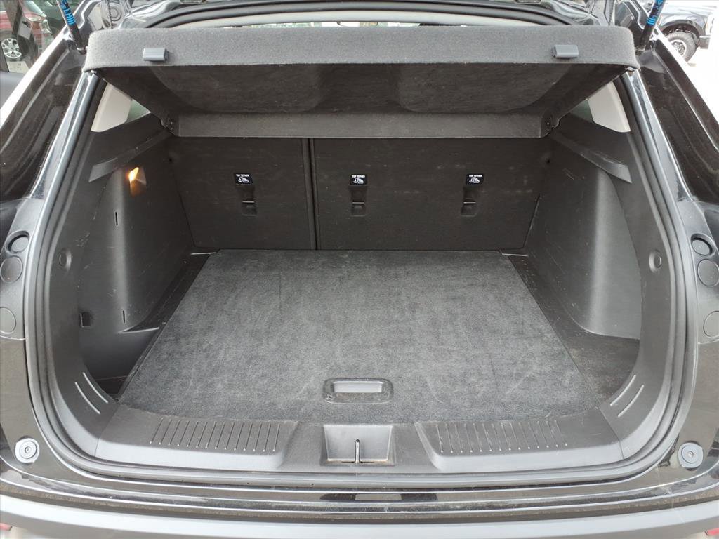 Used 2025 Chevrolet Trax LT image 7
