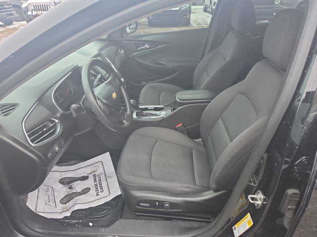 Used 2017 Chevrolet Malibu LT image 31