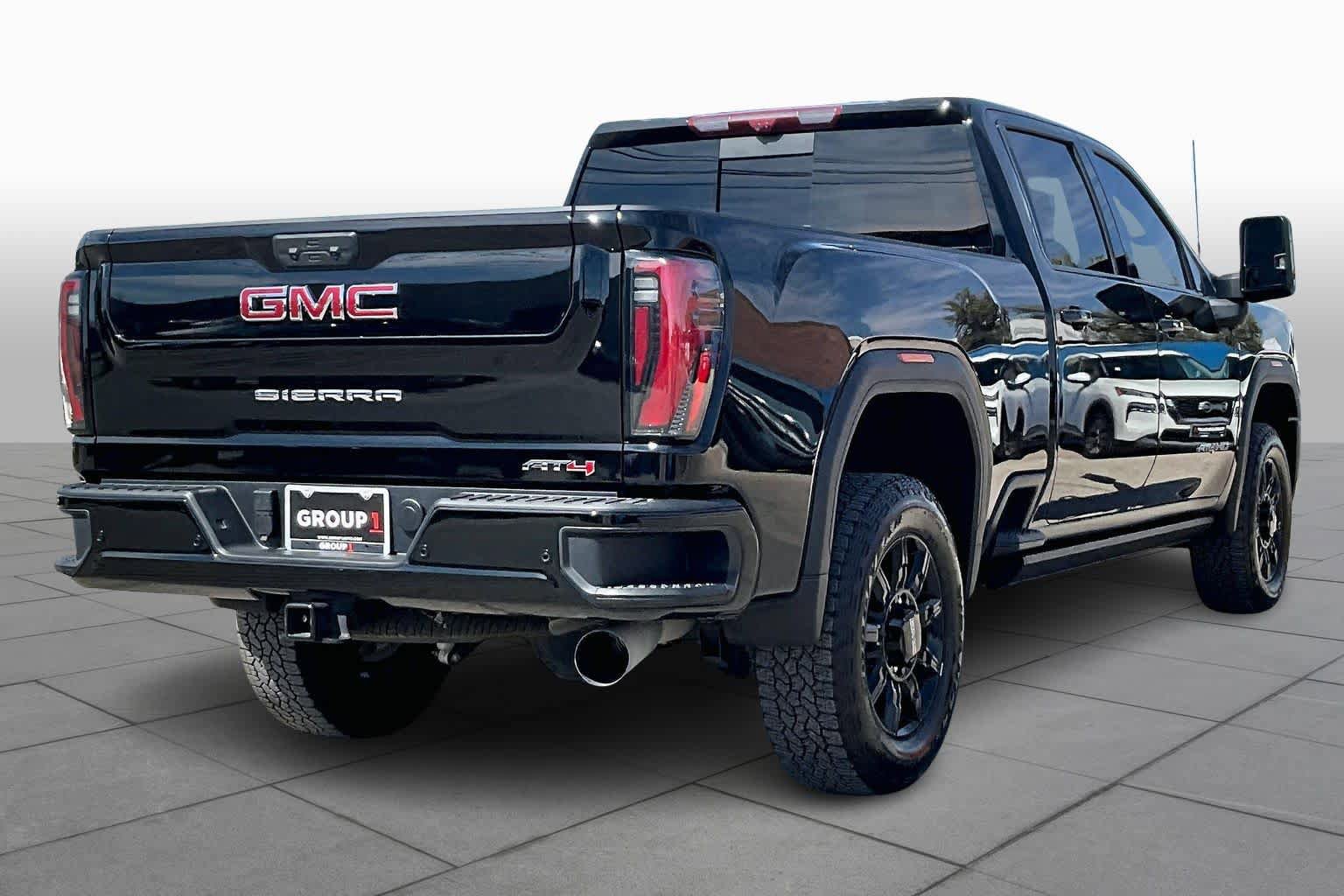 Used 2025 GMC Sierra 2500 AT4 w/ AT4 Premium Plus Package AWD/4WD image 13