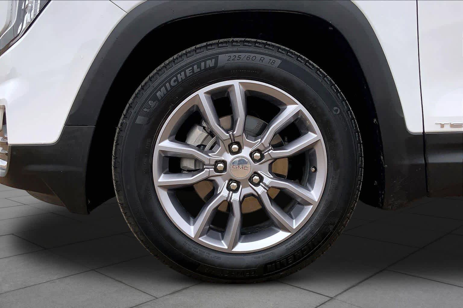 Used 2022 GMC Terrain SLT FWD image 11