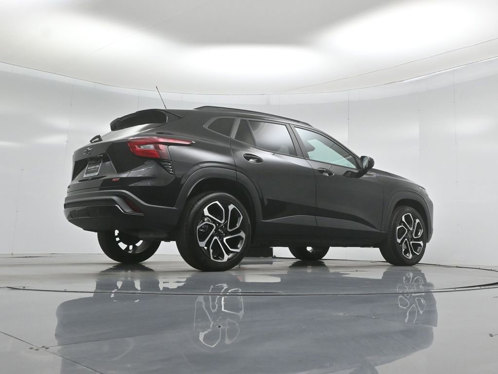 Used 2024 Chevrolet Trax RS w/ Sunroof Package FWD image 44