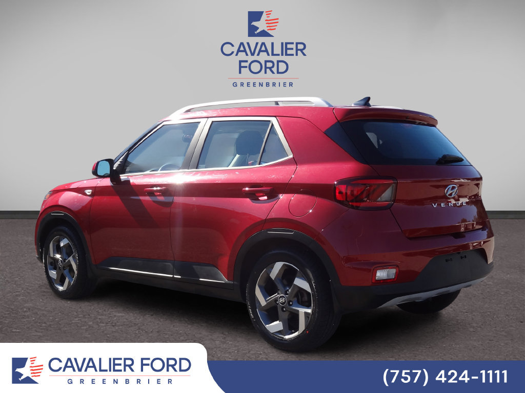 Used 2022 Hyundai Venue SEL FWD image 3