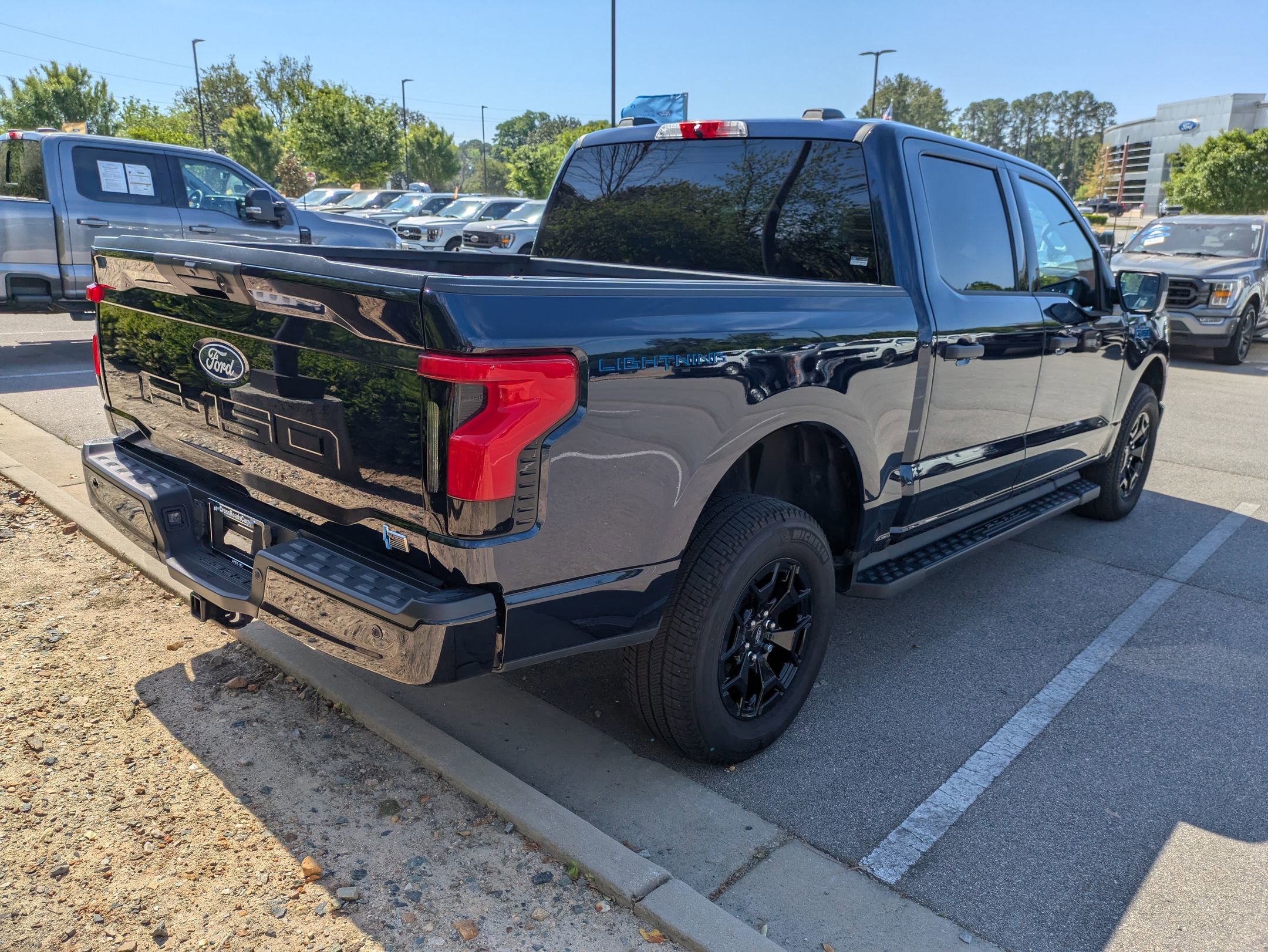 Certified 2025 Ford F150 Lightning XLT w/ Max Trailer Tow Package AWD/4WD image 7