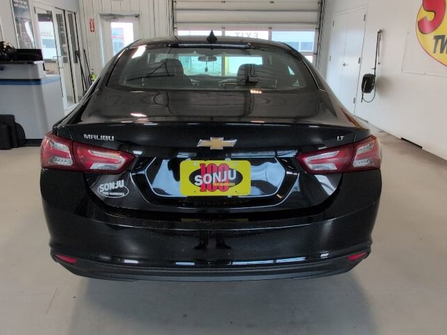 Used 2022 Chevrolet Malibu LT FWD image 4