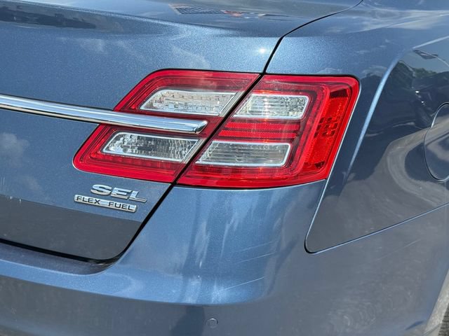 Certified 2018 Ford Taurus SEL FWD image 27