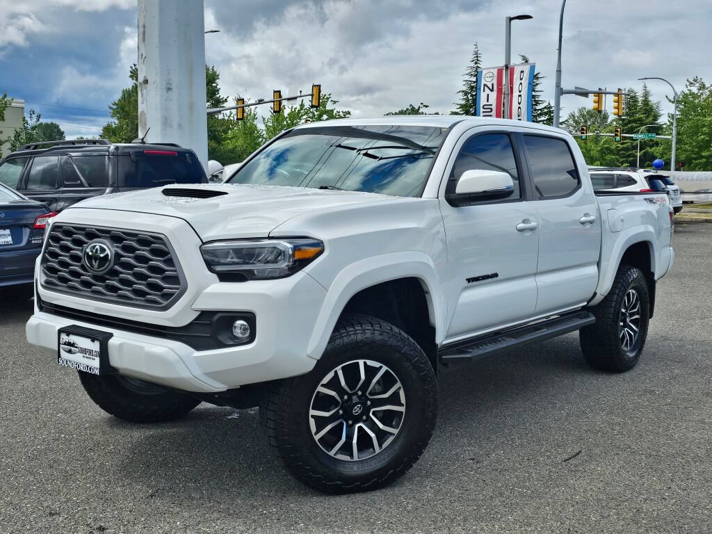 Used 2022 Toyota Tacoma TRD Sport w/ Black Out Package (TMS) AWD/4WD image 1