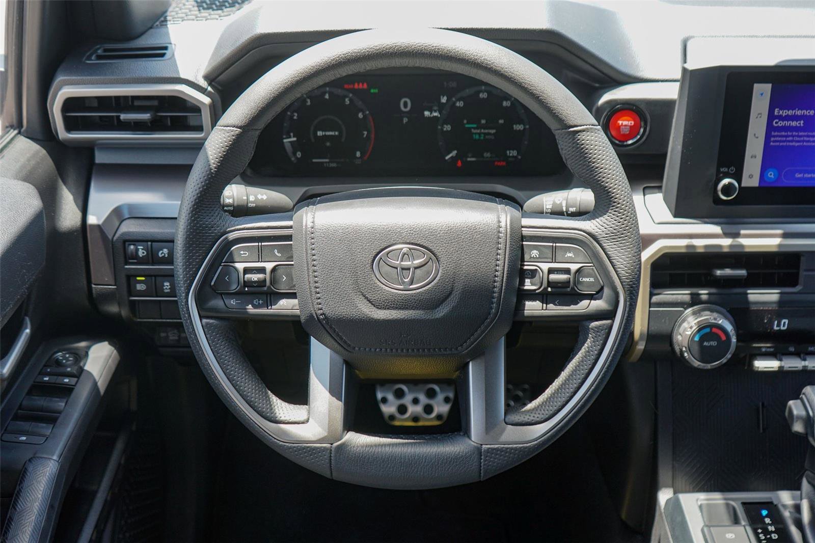 Used 2025 Toyota Tacoma TRD Sport AWD/4WD image 27