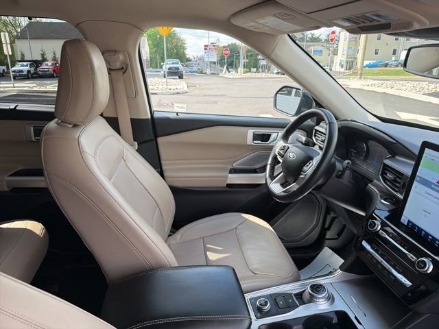 Certified 2022 Ford Explorer Limited w/ Limited Technology Package AWD/4WD image 50